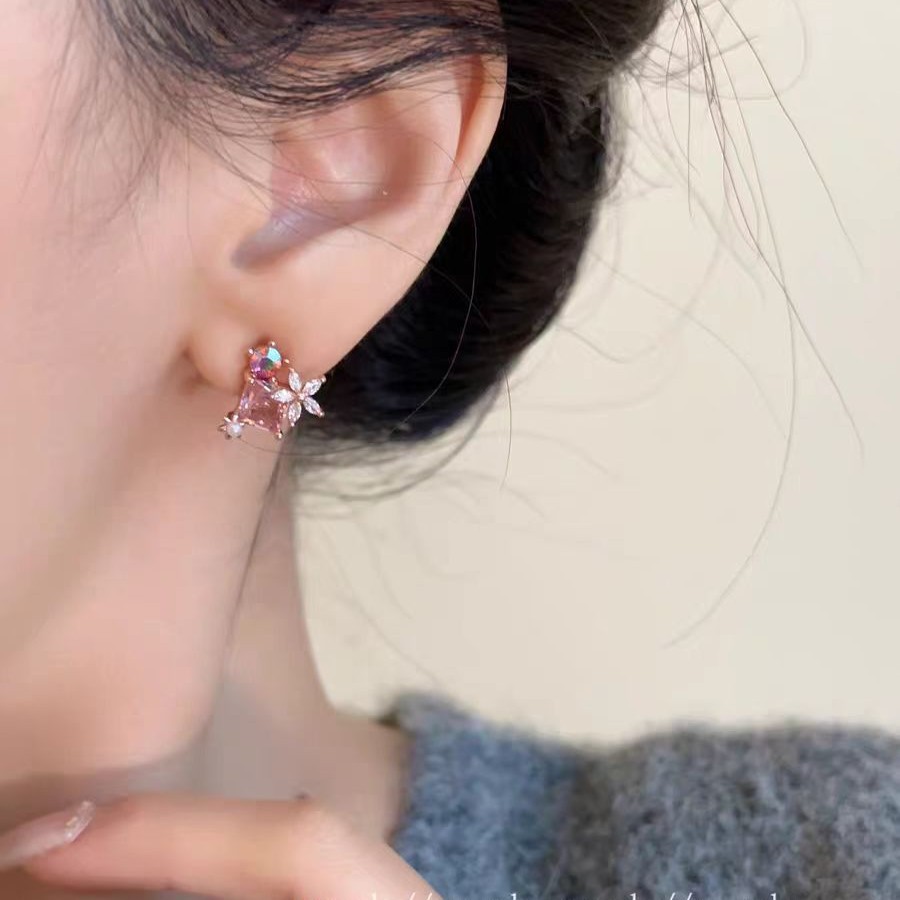 [Gold Powder Family] Korean-style high-end makeup, bright and fair, super flash zircon stud earrings for women, sweet and fresh Specification drawing