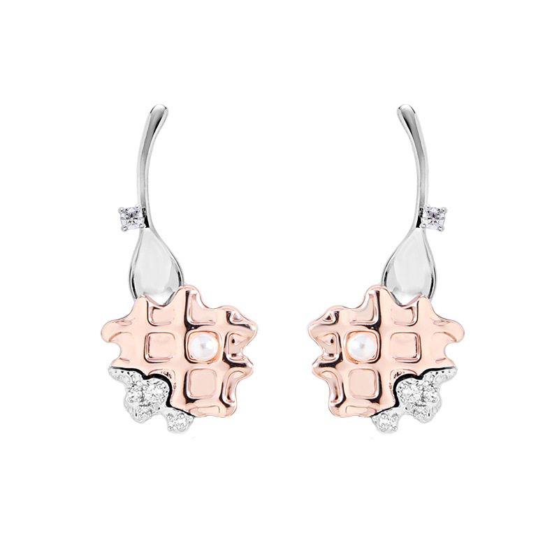 Original European and American waffle earrings 925 silver needle high-end zirconia stud earrings wholesale fashionable Instagram niche earrings for women Item Picture