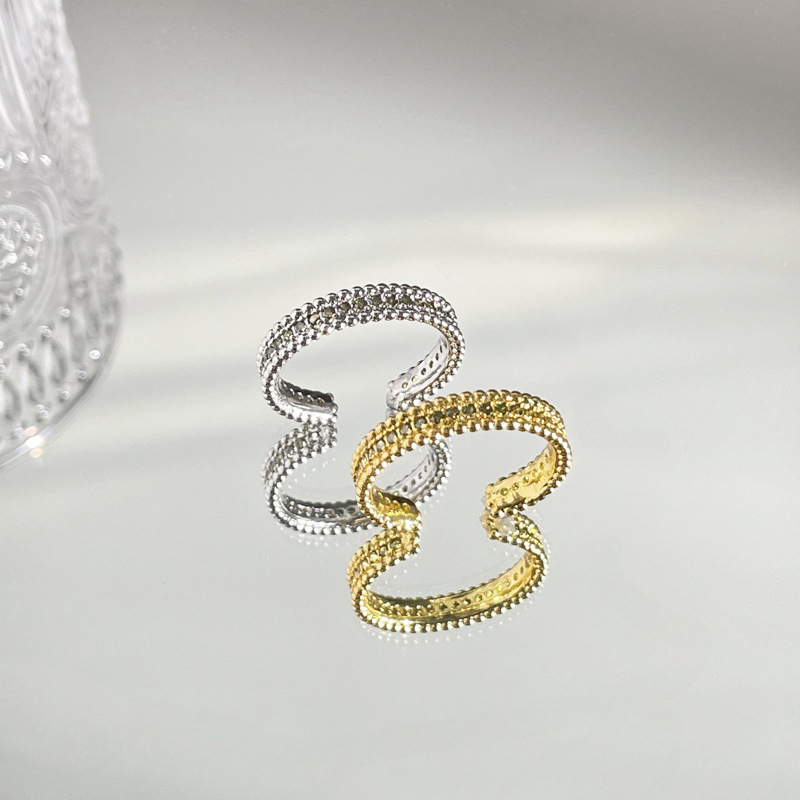 Korean version olive green row diamond zircon elegant and high-end ring, adjustable for women, simple and exquisite layered ring Application Scenario