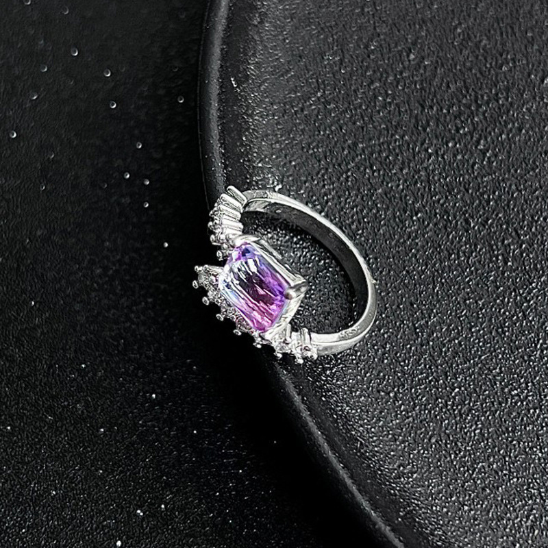 A high-end gradient square diamond open ring for women on Instagram, with a cold and niche design, is a light luxury jewelry accessory Application Scenario