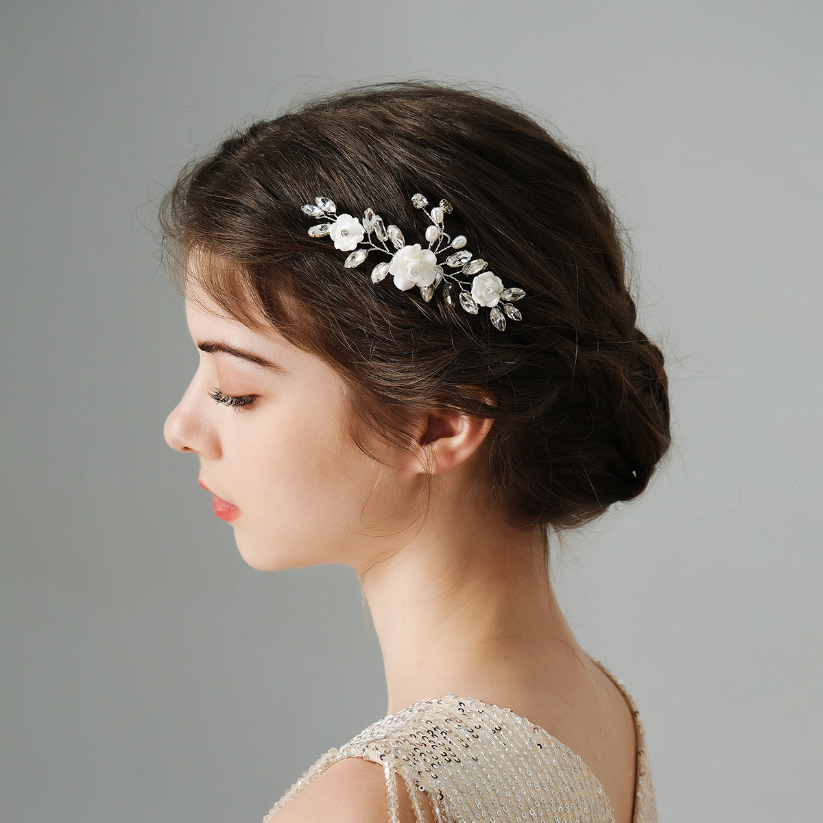 European and American forest-style bridal hair accessories, handcrafted pearl coil hair combs, luxurious horse eye water diamond soft clay flower five-toothed small hair combs full figure