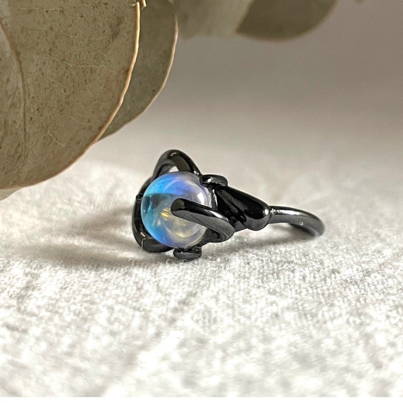 ins unique, niche, light luxury, high-end dark style moonstone open ring, cold and cool food ring for women Application Scenario