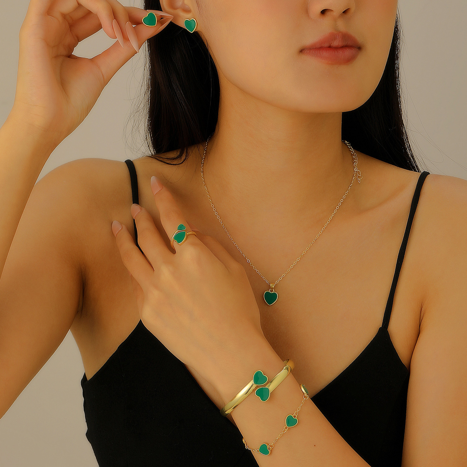 Cross-border best-selling heart-shaped jewelry set: Women's simple oil-drip heart necklace, stud earrings, ring, bracelet, 5-piece set details Picture