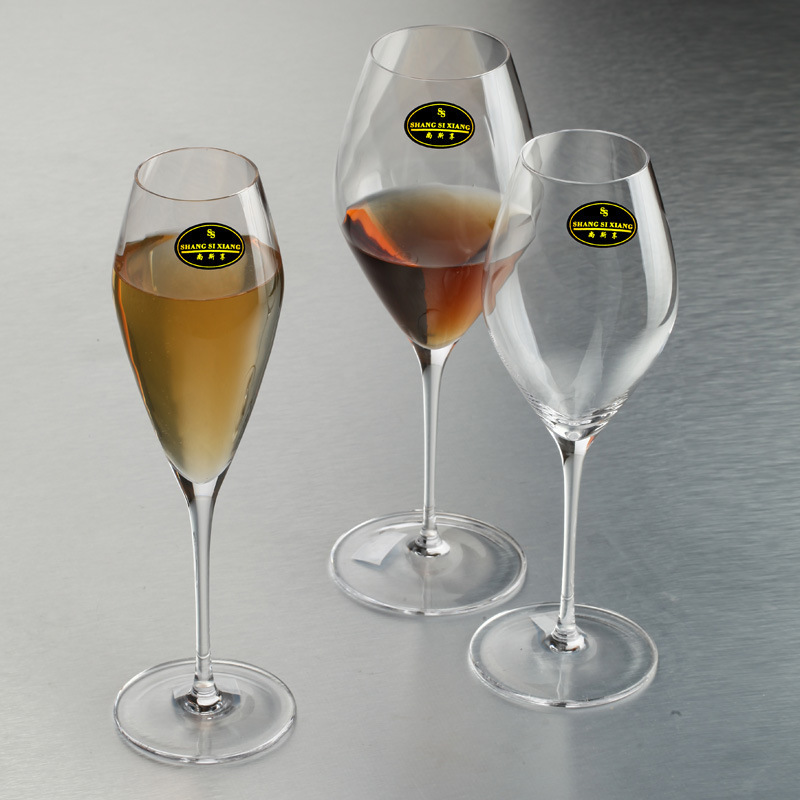 Light luxury and high-end Burgundy wine glass set, home high-end crystal decanter, wine glass, tall glass Application Scenario