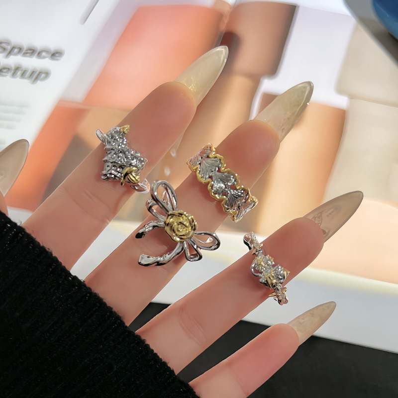Cross-border retro two-color ginkgo leaf pleated bow flower ring, women's heart texture fashionable and niche index finger ring details Picture