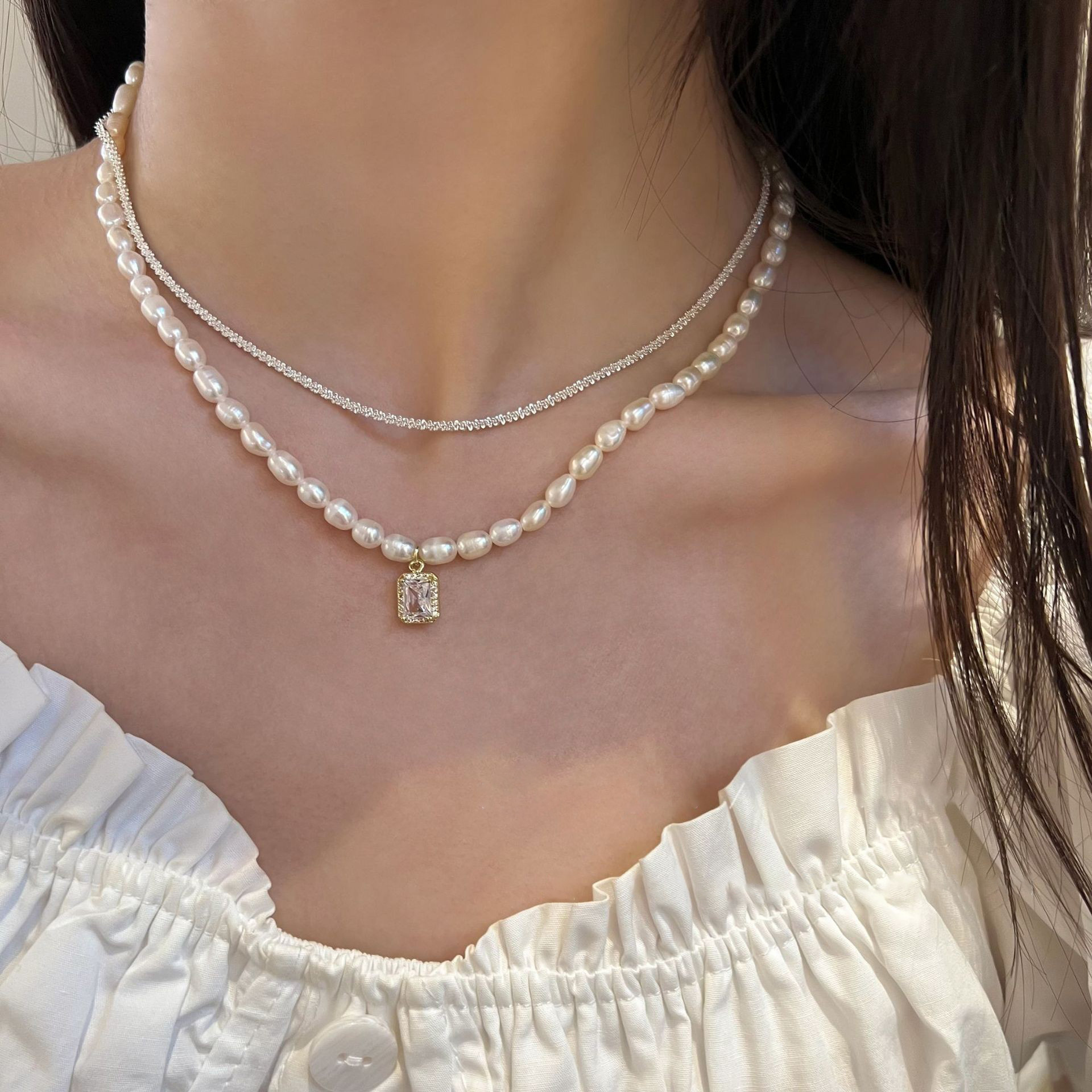 Ins-style freshwater pearl necklace for women, simple and internet-famous style, collarbone chain, light luxury and niche design sense accessory full figure