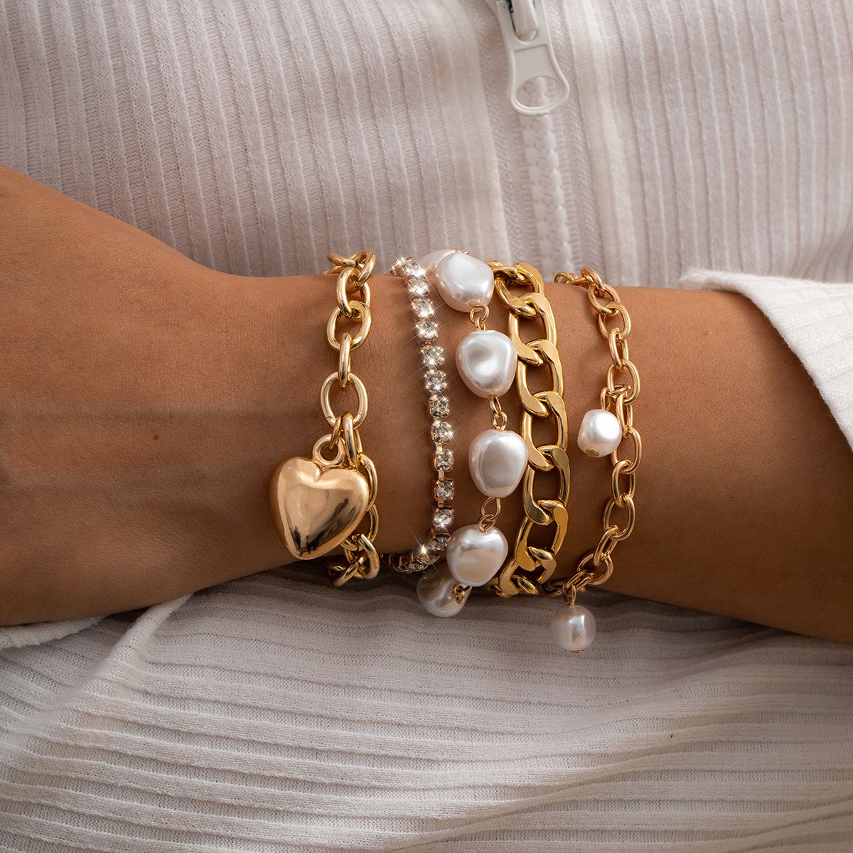 European and American cross-border jewelry, irregular-shaped imitation pearl, retro Baroque bracelet, feminine charm, micro-inlaid heart set bracelet Specification drawing