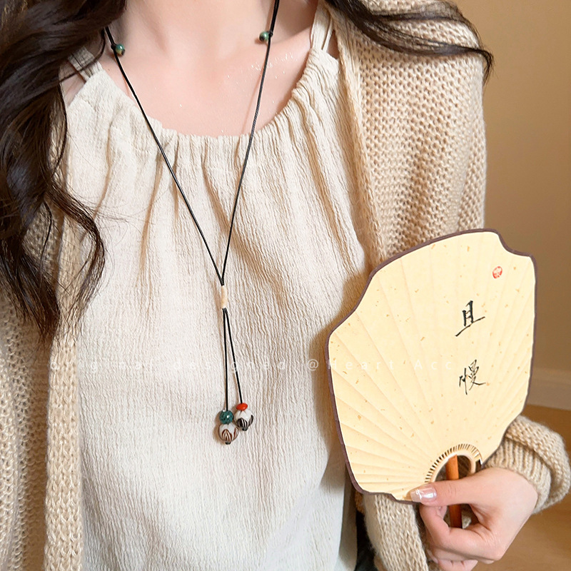 National style Zen wood bead bead ethnic style necklace, new Chinese style retro long necklace, ancient style collarbone chain, women's sweater chain Application Scenario
