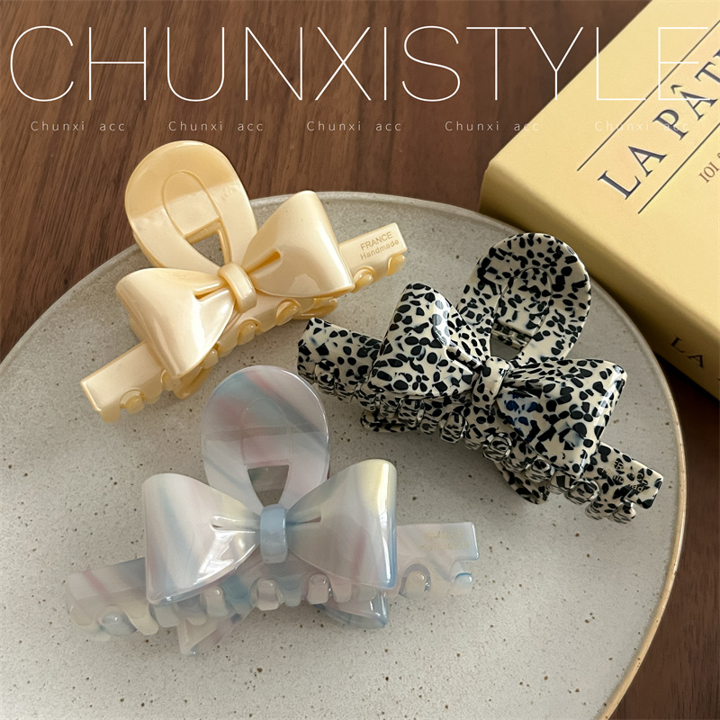 The "Little Sweet Potato French Niche High-quality Design Bow acetate grabber" with an elegant and sweet charm and a shark clip Specification drawing