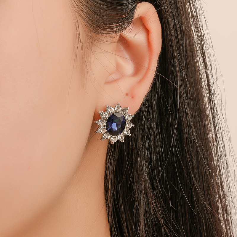 European and American fashion set jewelry sunflower zircon stud earrings, the same style as Kate Middleton's Tanzanian sapphire necklace pendant Specification drawing