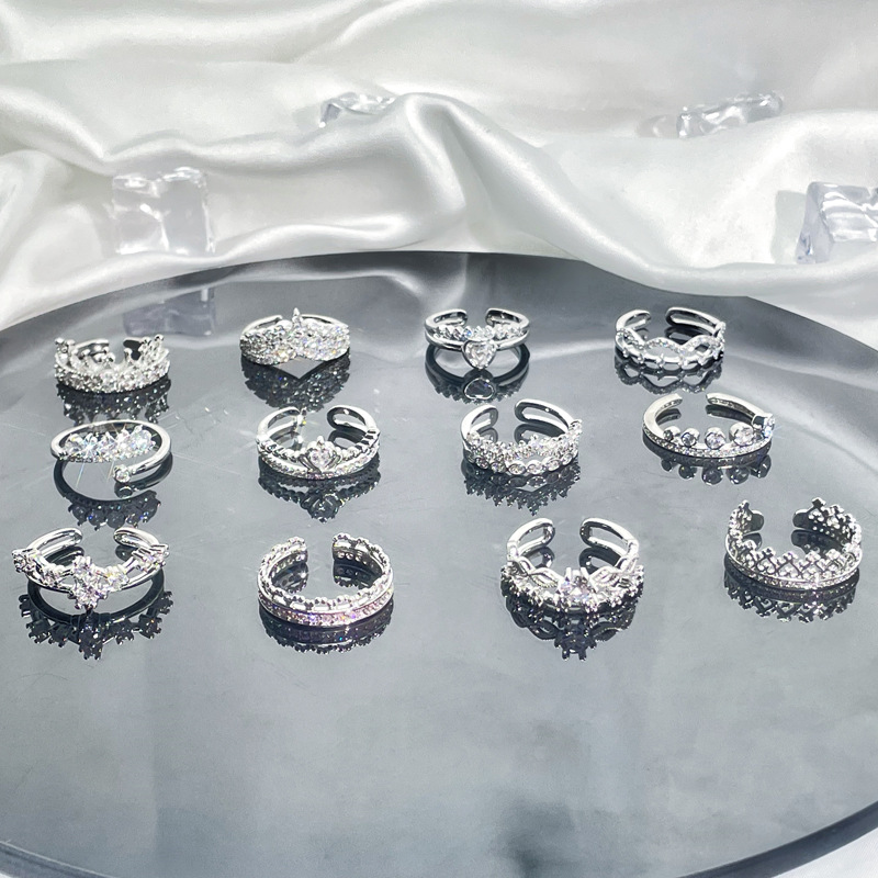 A light luxury and high-end style, a super dazzling crown with full diamonds, an open ring, a fashionable and exquisite layering ring for women, a versatile index finger ring trend Application Scenario
