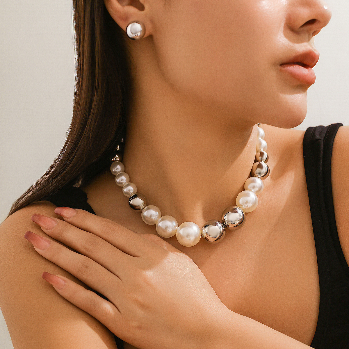 European and American cross-border jewelry, exaggerated large beads, fashionable short necklace, choker punk style imitation pearl collar Specification drawing