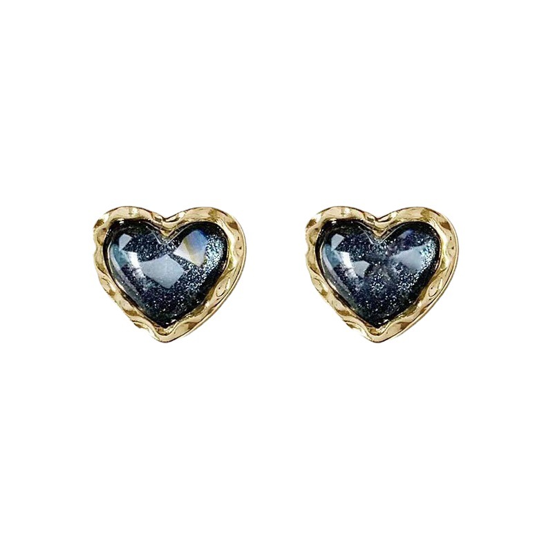Korean-style flowing sand gold border heart-shaped stud earrings, high-end and versatile, small heart-shaped earrings, sweet and simple earrings for women Item Picture