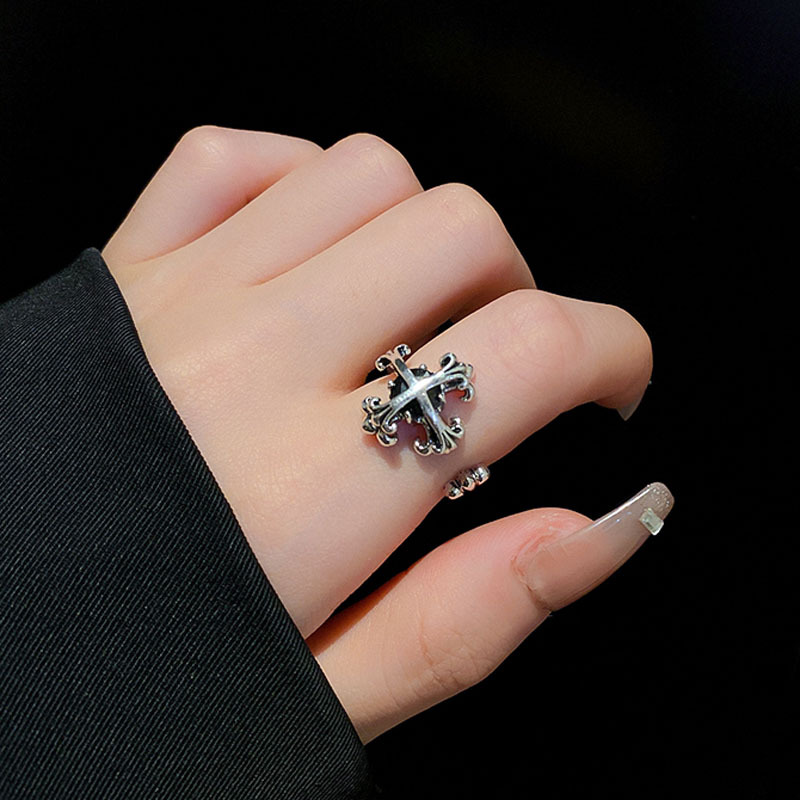 The cross retro, simple and cold style open ring with a niche design sense for women, a new luxury ring that is popular on the Internet full figure