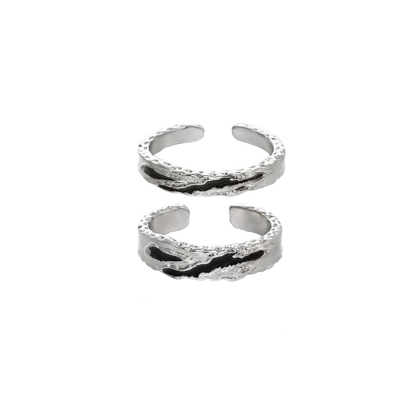 Cold style, high-end, liquid texture couple rings, niche design, trendy and cool black epoxy resin index finger ring for women Item Picture