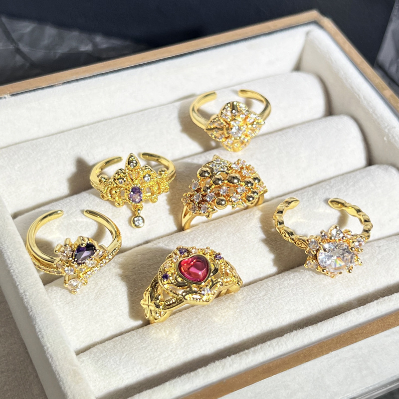 2025 New retro crown iris purple diamond ring for women, a light luxury and high-end, heart-shaped fashionable and niche index finger ring Specification drawing