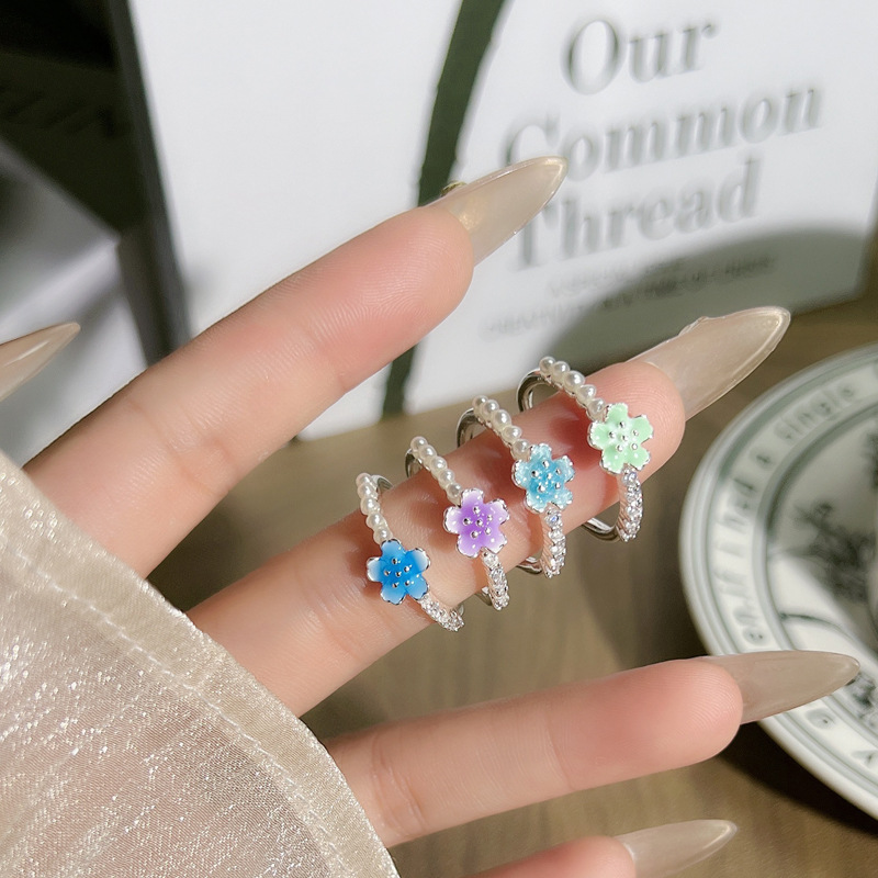 Forest-themed Daisy small flower pearl open ring, a fresh, sweet and fair-looking, cold style, light luxury and high-end ring Application Scenario