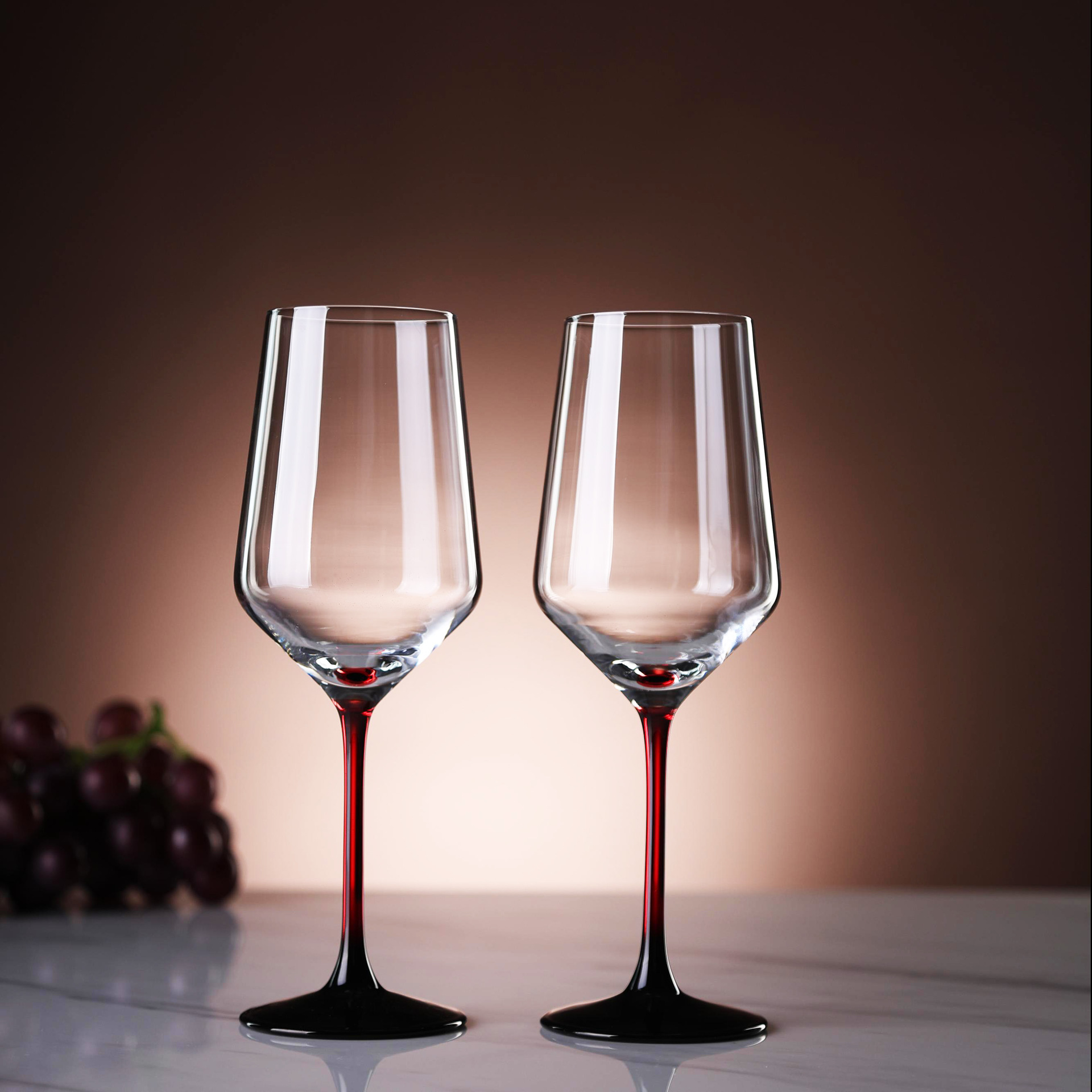 Cold-cut red-stem black-bottomed highball glasses, red wine glasses, champagne glasses, creative wine glasses and glass glasses are available for wholesale with LOGO printing Specification drawing