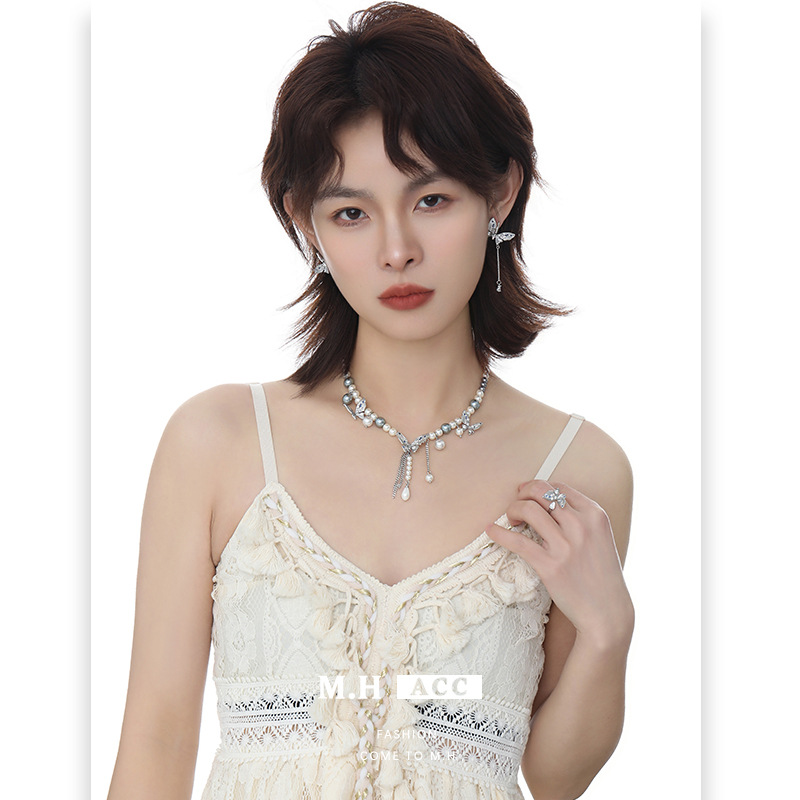 Original butterfly pearl necklace for women, with a light luxury and high-end feel. Colorful zircon collarbone chain, sweet and elegant, fashionable necklace details Picture