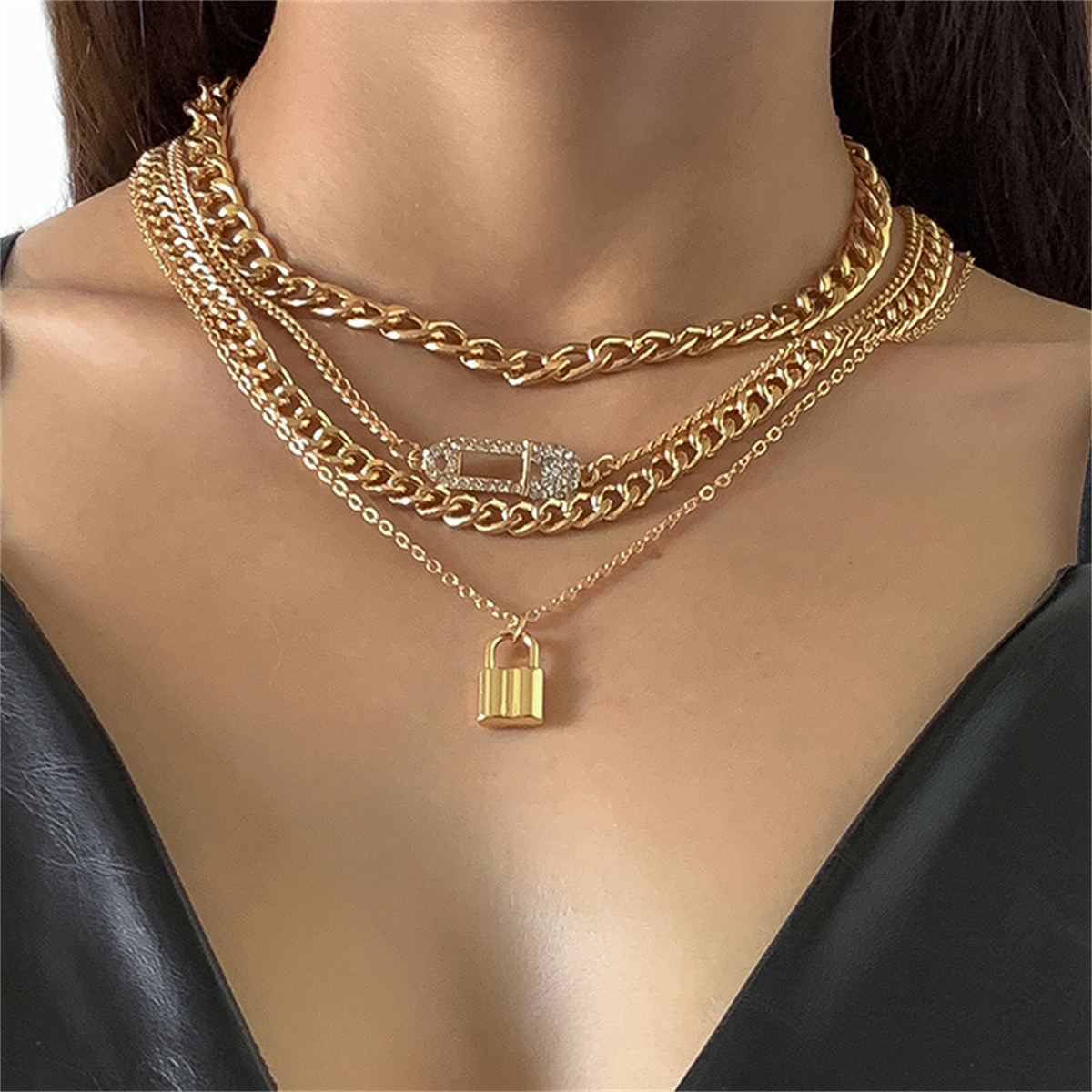 A cross-border multi-element micro-inlaid rhinestone brooch set necklace from Europe and America, mixed and matched with a punk-style geometric alloy necklace full figure