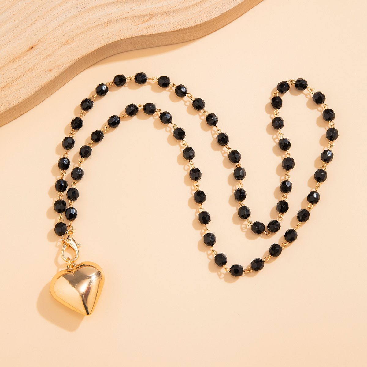 European and American black imitation crystal simple beaded choker cross-border best-selling long layered sweet and beloved necklace accessory Application Scenario