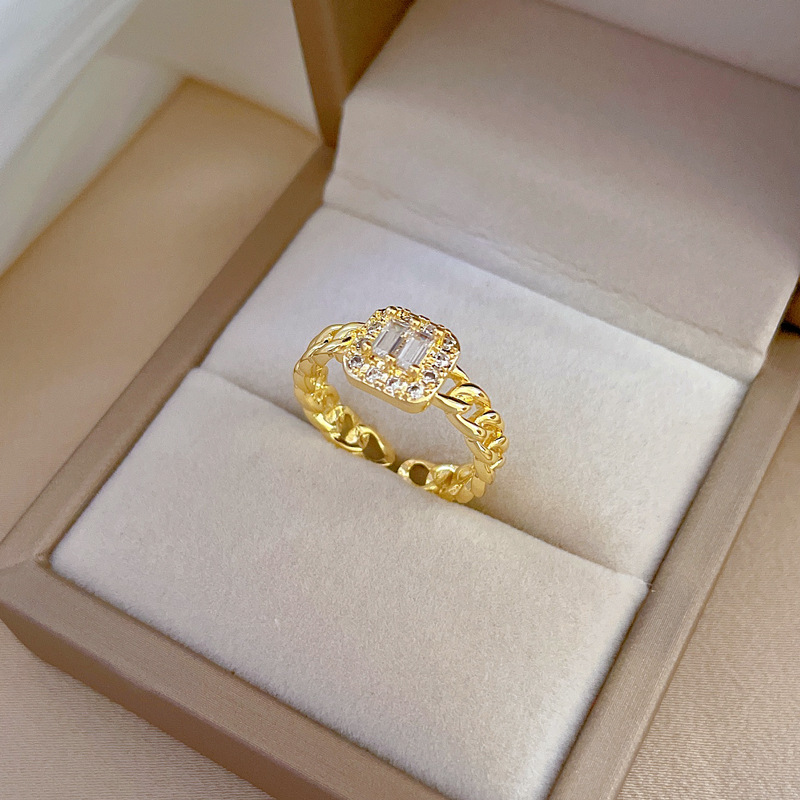 【 Real gold electroplating 】 Open square women's fashion slightly inlaid light luxury ring index finger ring, the same style as Internet celebrities, cold style Specification drawing