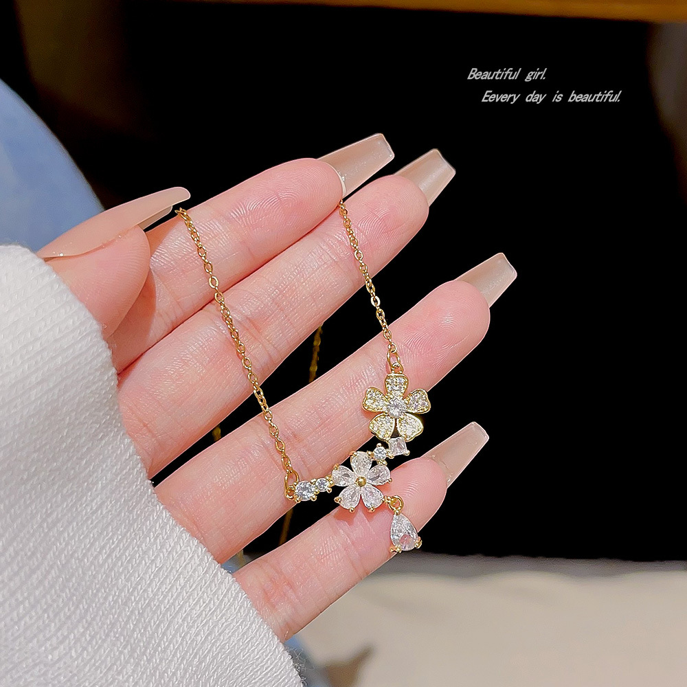 Super Flash Zircon Petal Necklace with a light luxury and niche design sense collarbone chain 2023 new bestseller necklace accessory wholesale Specification drawing
