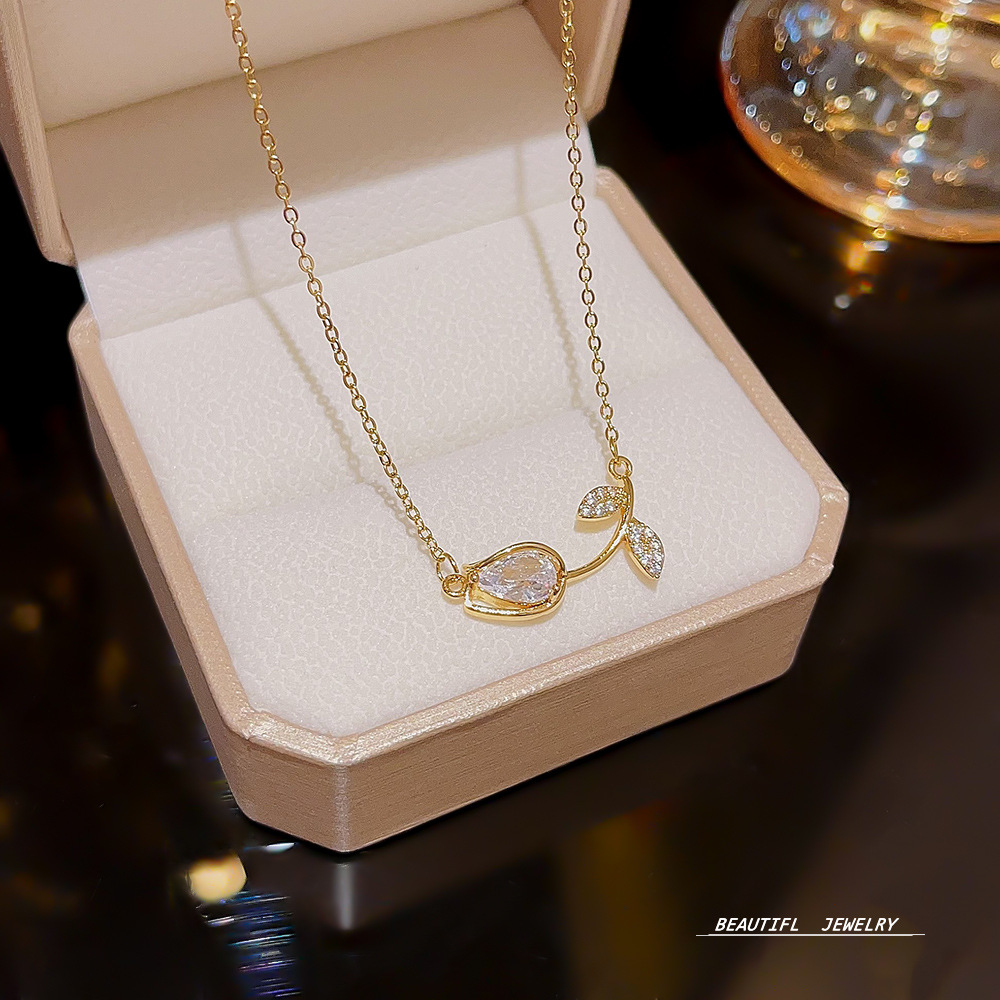 Japanese and Korean tulip necklace accessories for women, light luxury, niche design, high-end feel, collarbone chain pendant, Yiwu accessory details Picture