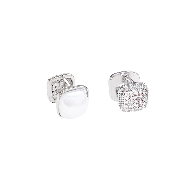 Korean-style sugar pearl earrings, double-sided ear buckles, light luxury, niche and high-end, unique autumn and winter earrings wholesale Item Picture