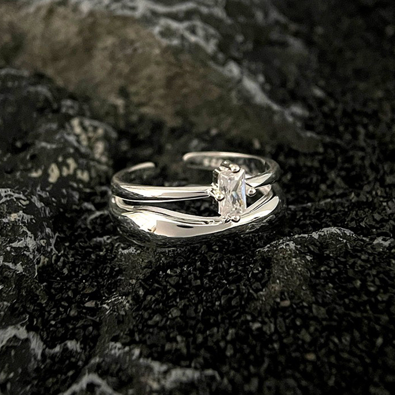 This simple and individual double-layer square diamond open ring exudes a sense of sophistication for women. It features a cold and niche design in an Instagram style, making it a popular food ring details Picture