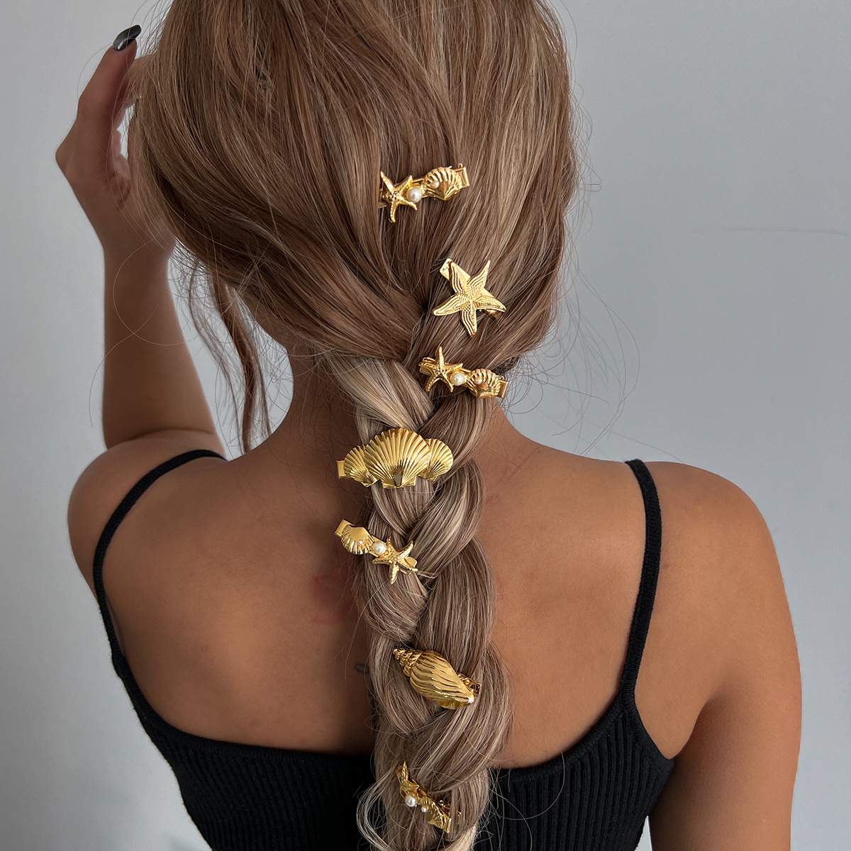 New high-end and niche ocean-style alloy headwear for summer in Europe and America, featuring large scallop texture and striped hair clips for women full figure