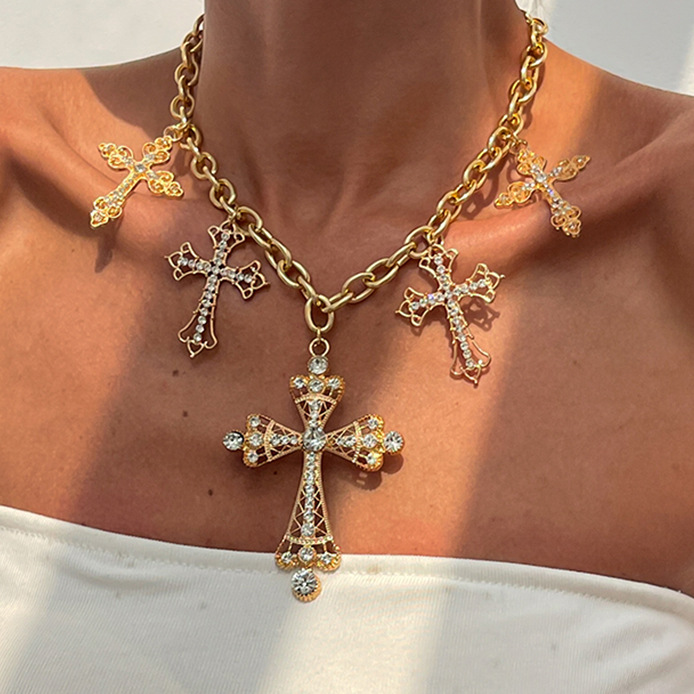 European and American cross-border jewelry, fashionable ins style diamond-encrusted cross necklace, personalized and trendy women's cross chain necklace full figure