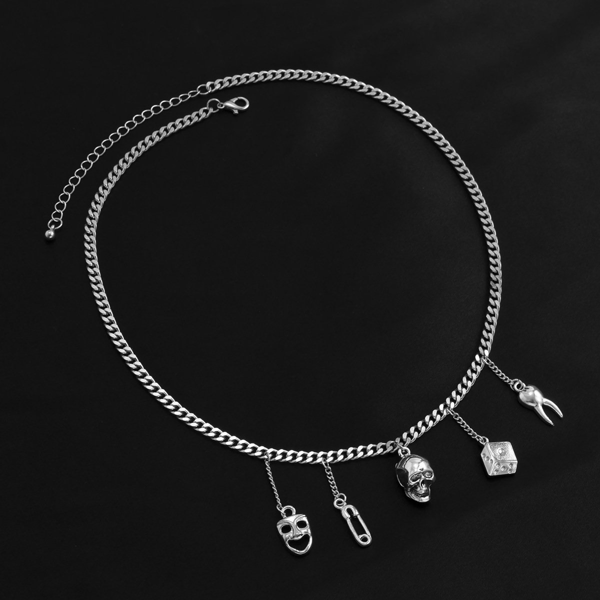 European and American cross-border punk funny mask skull couple necklace, sweet and cool mixed and matched Rubik's cube hip-hop pendant necklace Application Scenario