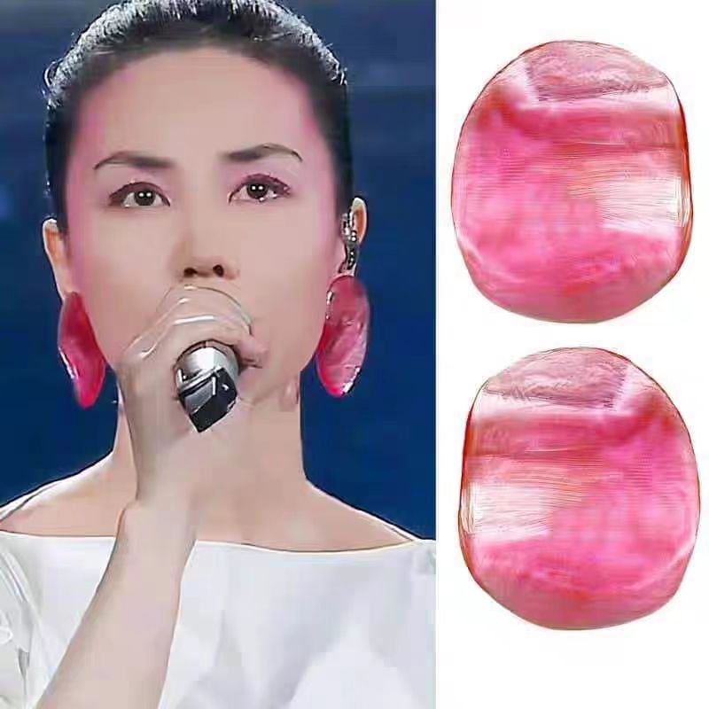 Faye Wong's Spring Festival Gala earrings and earrings, a sophisticated and trendy look for women, 2025 shrimp chip stud earrings, a niche and fashionable French style full figure