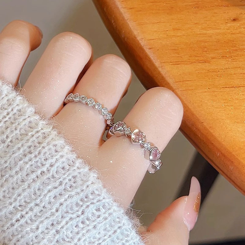 Sweet and cool style pink diamond heart-shaped open-top ring, a niche design for women, an Instagram cold style fashionable and individual index finger ring details Picture