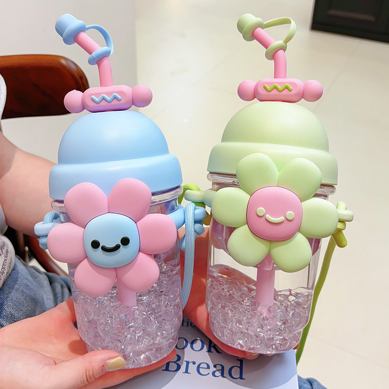 Sunflower straw plastic cup, large-capacity cartoon children's water cup, girls' high appearance level, fashionable flower cup with handle details Picture