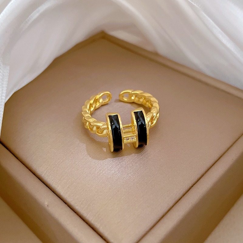 【 Real Gold 】 Light luxury full diamond three-layer ring with adjustable opening, simple jewelry, Japanese-style ring couple rings Application Scenario