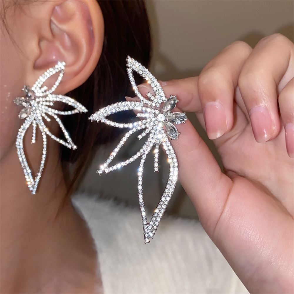 European and American full-diamond leaf-shaped flower stud earrings, fashionable and exaggerated diamond-encrusted large butterfly earrings, retro and high-end earrings for women full figure