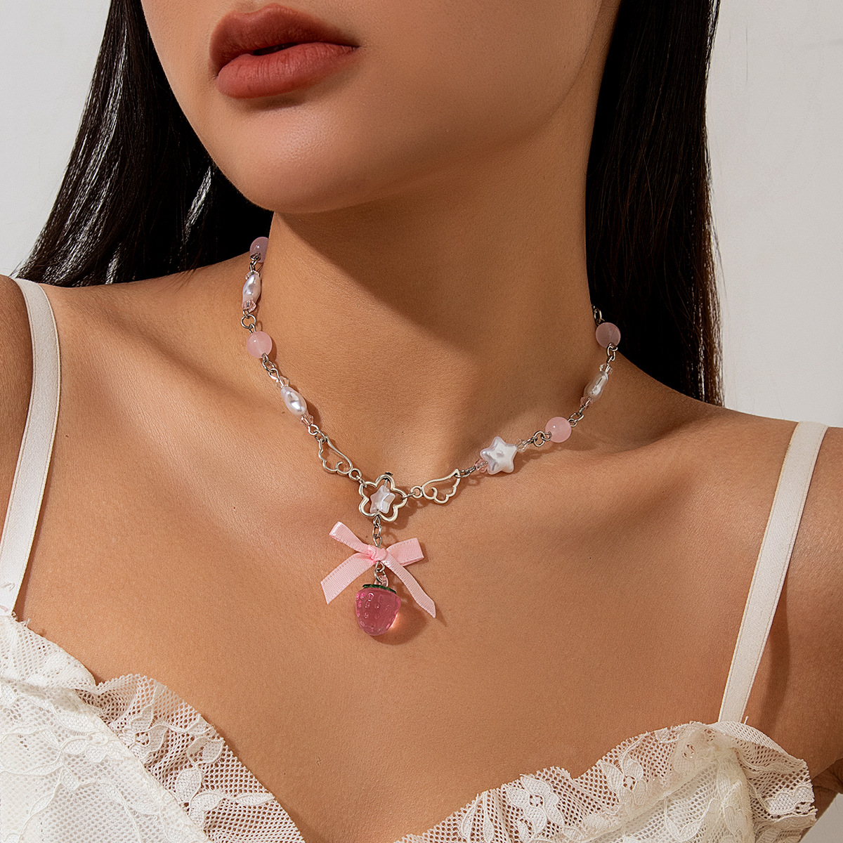 European and American cross-border jewelry, sweet style acrylic strawberry pendant necklace, fresh and clean imitation pearl webbing collarbone chain full figure