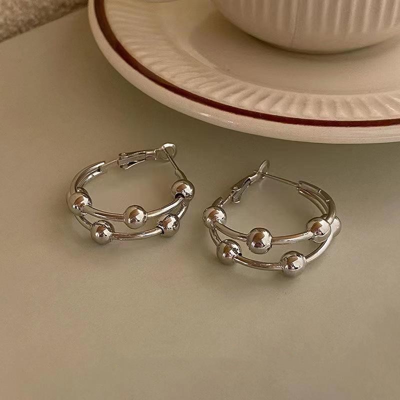 Exaggerated and individualistic trend small ear rings and stud earrings for women, new versatile, light luxury, niche and high-end design earrings from Japan and South Korea Specification drawing