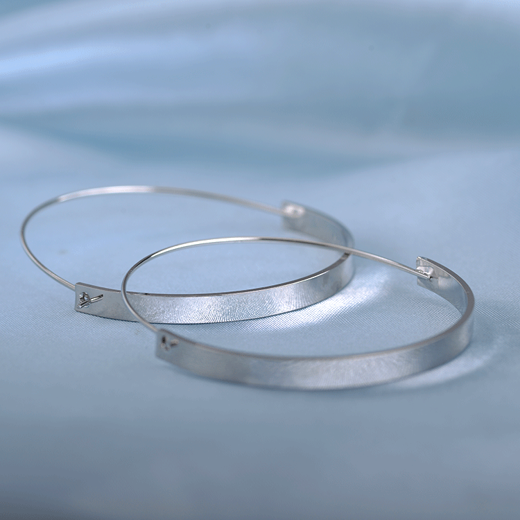 European and American style fashion OL semi-circular circle ins geometric earrings, simple and elegant texture, versatile new earrings wholesale details Picture