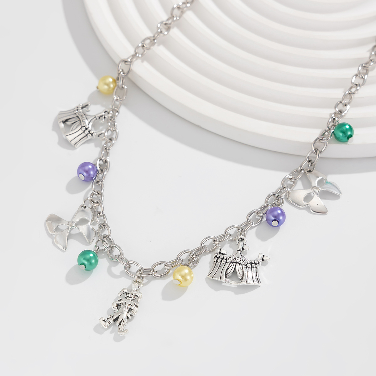 European and American cross-border accessories carnival Mask Pearl Cross chain Necklace High-end alloy Necklace set Application Scenario