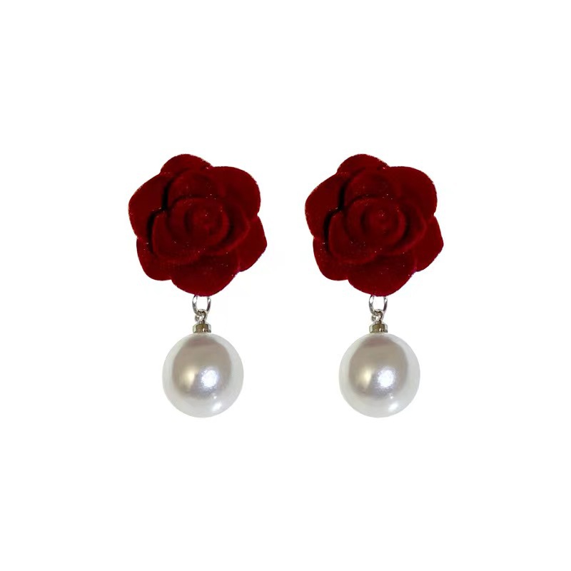Velvet wine red rose flower stud earrings, elegant pearl retro Hong Kong-style earrings, high-end and elegant autumn and winter earrings for women Item Picture
