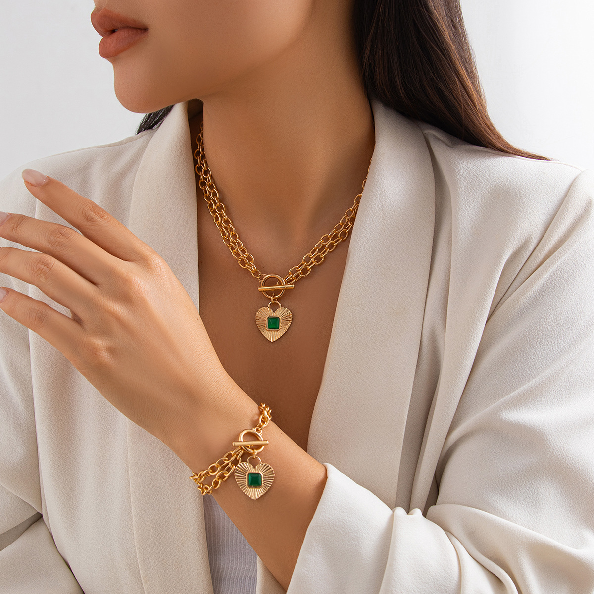 European and American cross-border jewelry fashion diamond-encrusted heart pendant Necklace light luxury style metallic feel Necklace set full figure
