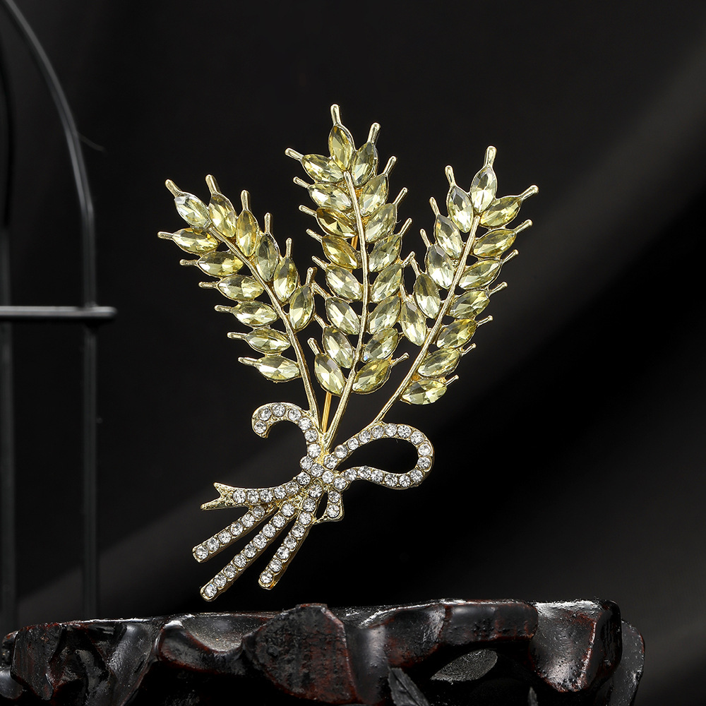 Cross-border European and American diamond-encrusted golden wheat ear brooch, autumn and winter barley pastoral style brooch, fashionable suit pin full figure