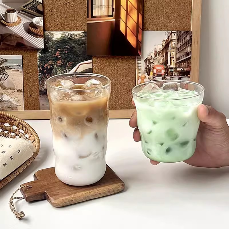 High borosilicate high-temperature resistant transparent cloud glass water cup, coffee glacier glass cup, American latte beverage glass cup full figure