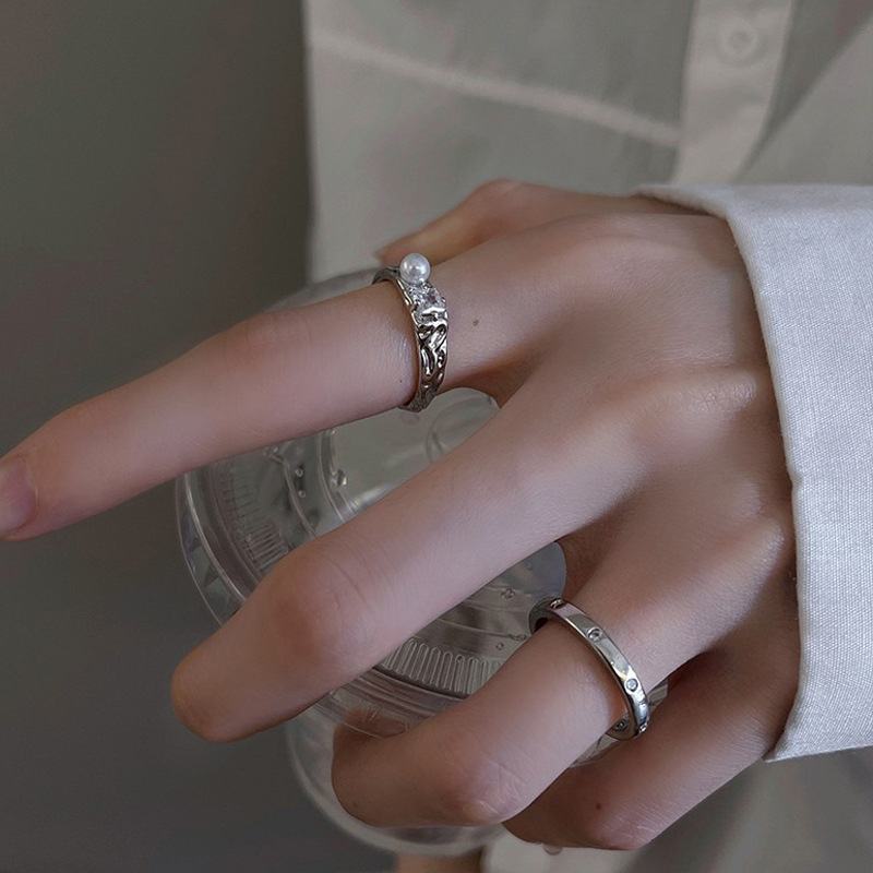 ins high-end cold style pearl ring, women's niche design sense, fashionable and individual open ring, light luxury index finger ring Application Scenario