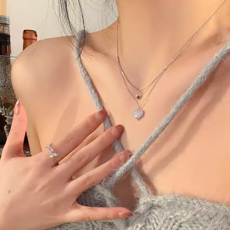 Heart-shaped necklace for women, summer style, design sense, niche and light luxury collarbone necklace, 2023 new style details Picture