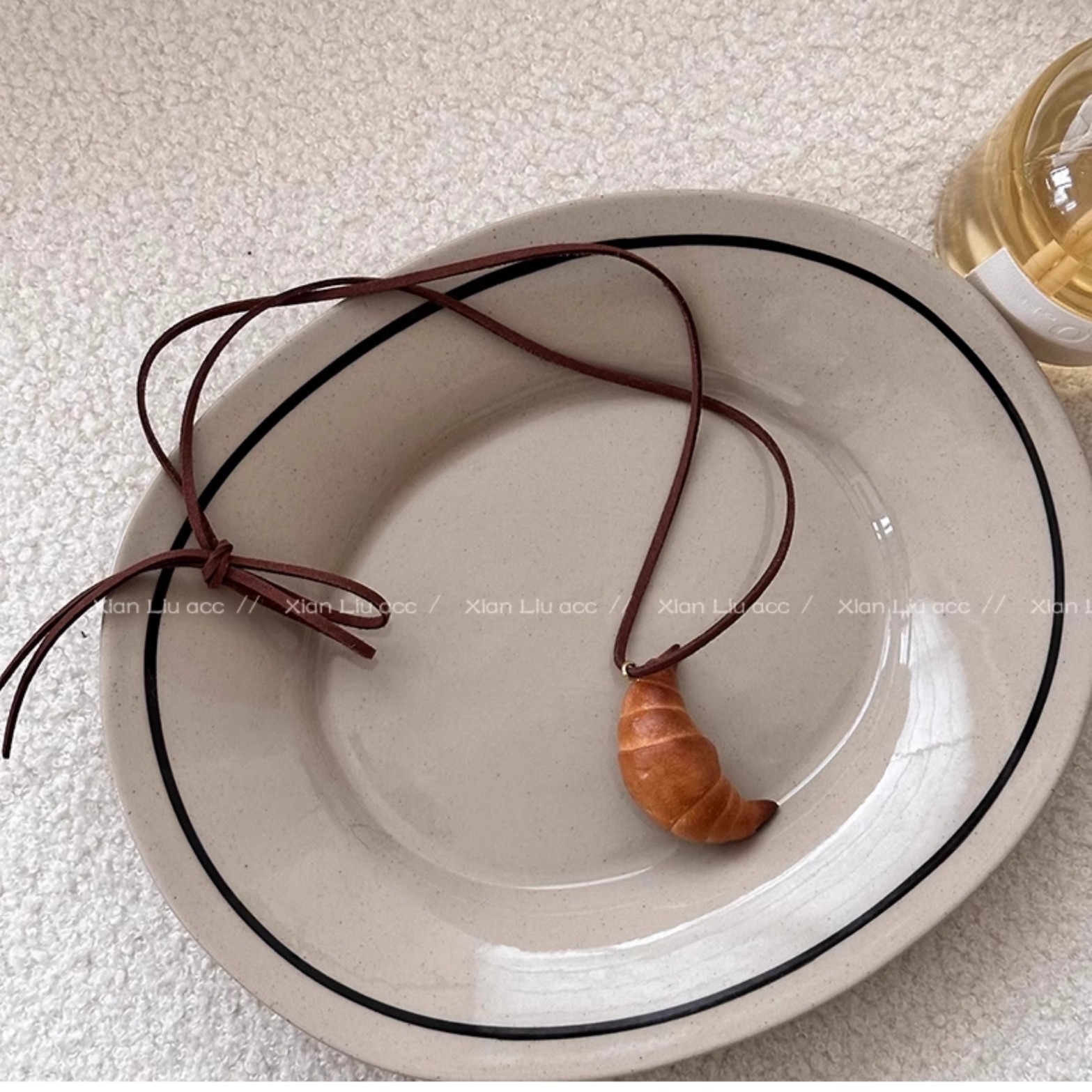 Handmade bread, alkali water knot, croissant, croissant, pendant necklace, a unique, fashionable and versatile necklace accessory for women Application Scenario