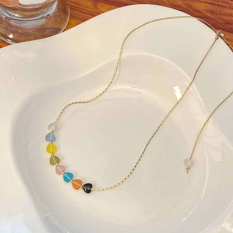 Colorful heart-shaped resin necklace for women, a simple and trendy Instagram brand in summer, a versatile accessory that is fashionable and individual, and a popular collarbone chain Specification drawing